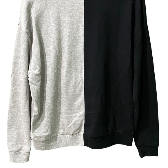 Mickey Mouse Sweater - Picture 3 of 6